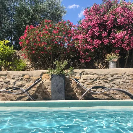 Les Yuccas Bed & Breakfast 3*