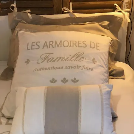 Les Yuccas Bed & Breakfast
